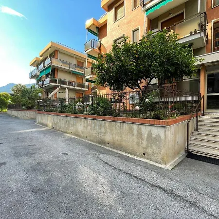 Apartment 2 Locali - 100 Metri Dal Mare - Free Parking *