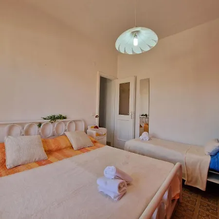 Apartment 2 Locali - 100 Metri Dal Mare - Free Parking *